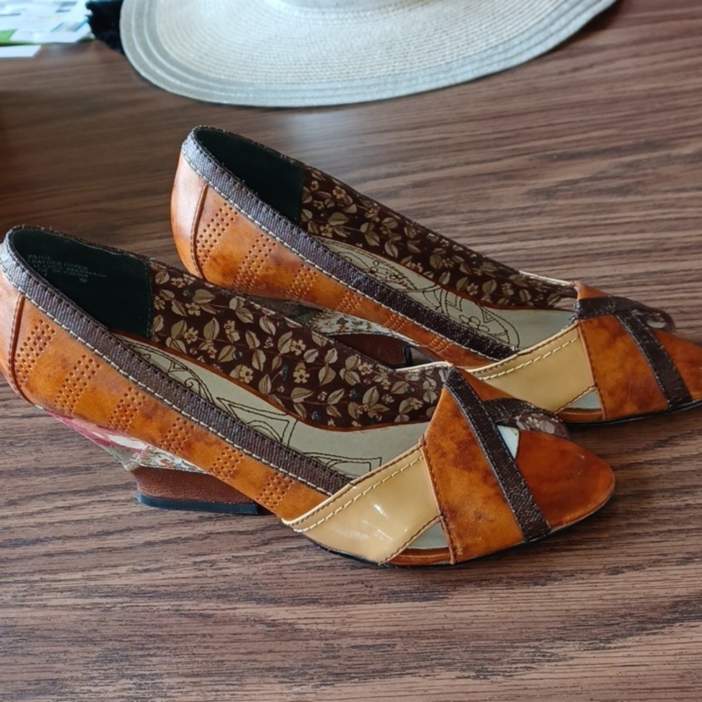 Bobbi Blu Paige Wedge Leather Peep toe Mixed media Browns floral Patchwork 7.5